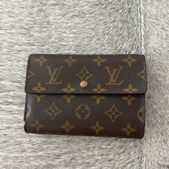 Louis Vuitton Handbags - SALE 🔥Louis Vuitton LV Tresor Monogram Bi-Fold Wallet Leather Brown